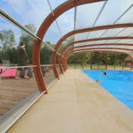 2 Etoiles - Piscine - Eececa * Bar-sur-Aube